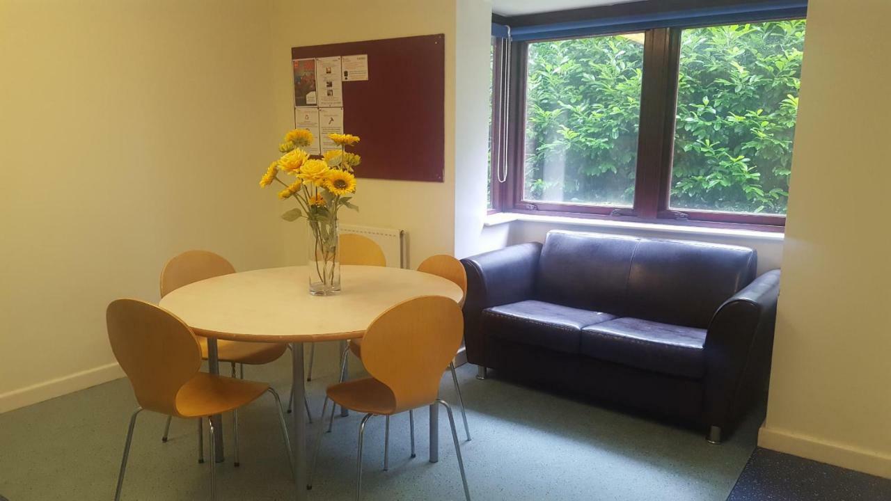 Oxley Hall-Campus Residence リーズ エクステリア 写真